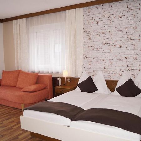 Pension Dobernig - Contactless Check In/Stay Klagenfurt am Woerthersee Eksteriør bilde